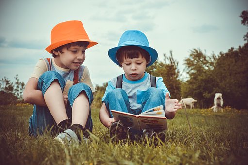 encourage children to read young children reading books